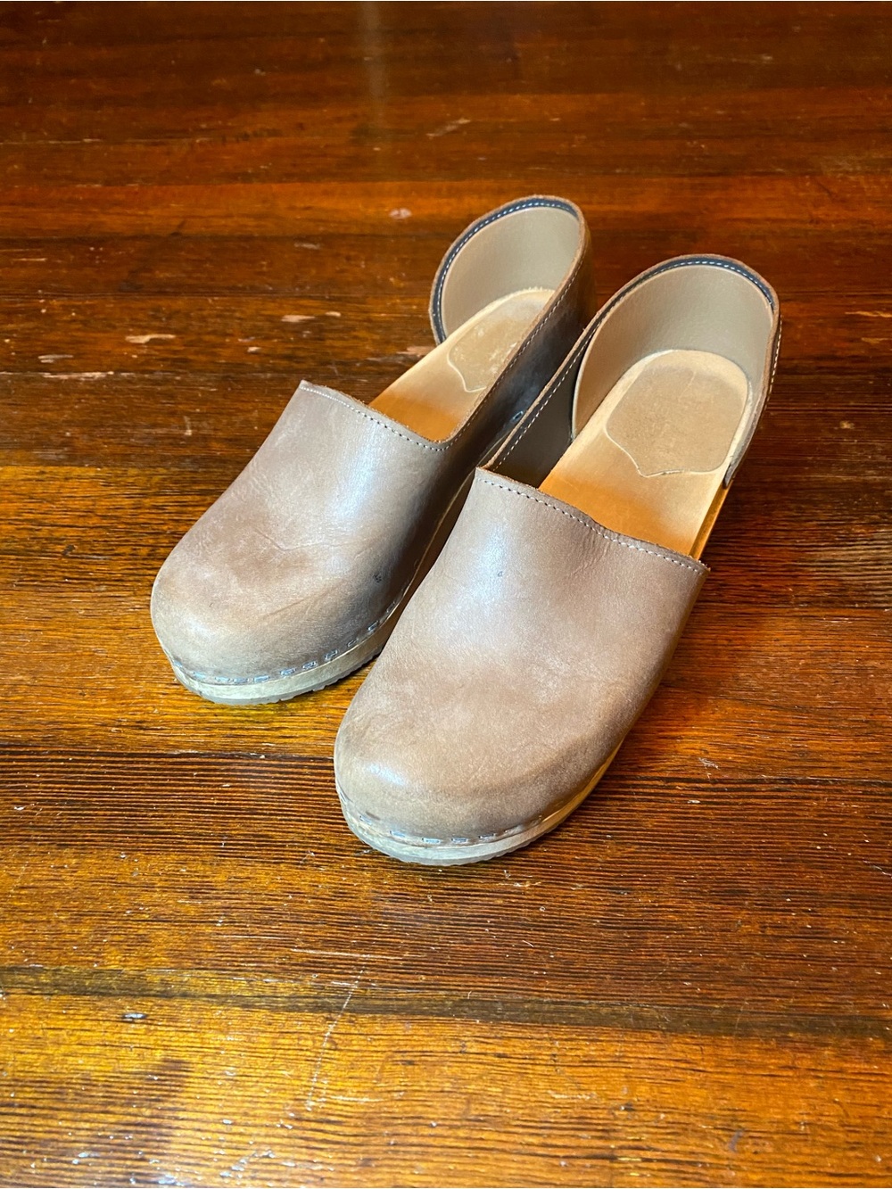 EUC Sandgrens 39 BRETT Closed Back Nubuck Leather Swedish Clogs Stone Gray/Taupe